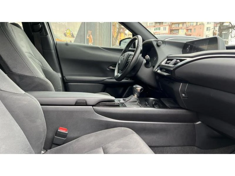 Lexus UX 250h 2.0H Executive, снимка 10 - Автомобили и джипове - 52991244