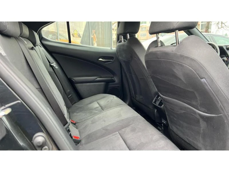 Lexus UX 250h 2.0H Executive, снимка 17 - Автомобили и джипове - 52991244