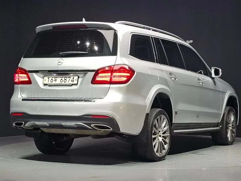 Mercedes-Benz GLS 500 4MATIC, снимка 2 - Автомобили и джипове - 55739959