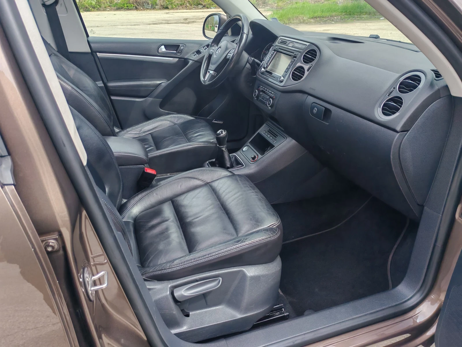 VW Tiguan 2.0TDI PANORAMA  - изображение 8