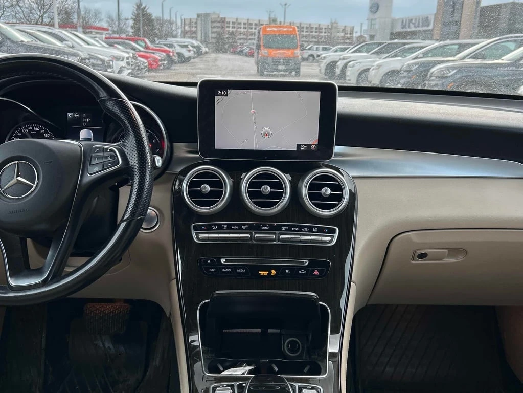 Mercedes-Benz GLC * 300 * CARFAX * БЕЗ ПЪРВОНАЧАЛНА ВНОСКА - изображение 9