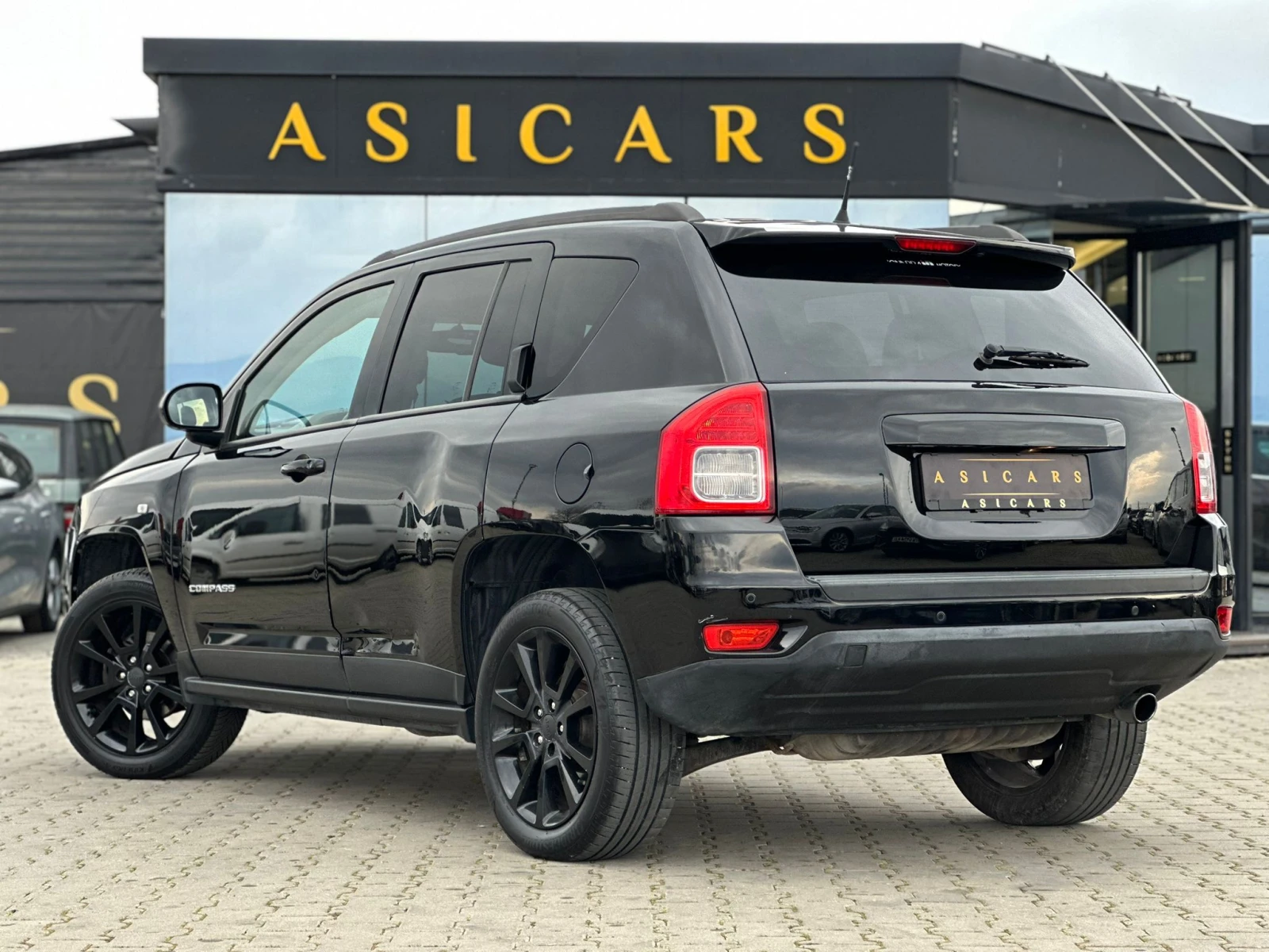 Jeep Compass / 2.2D / 4X4 / FACELIFT /, снимка 3 - Автомобили и джипове - 54030935