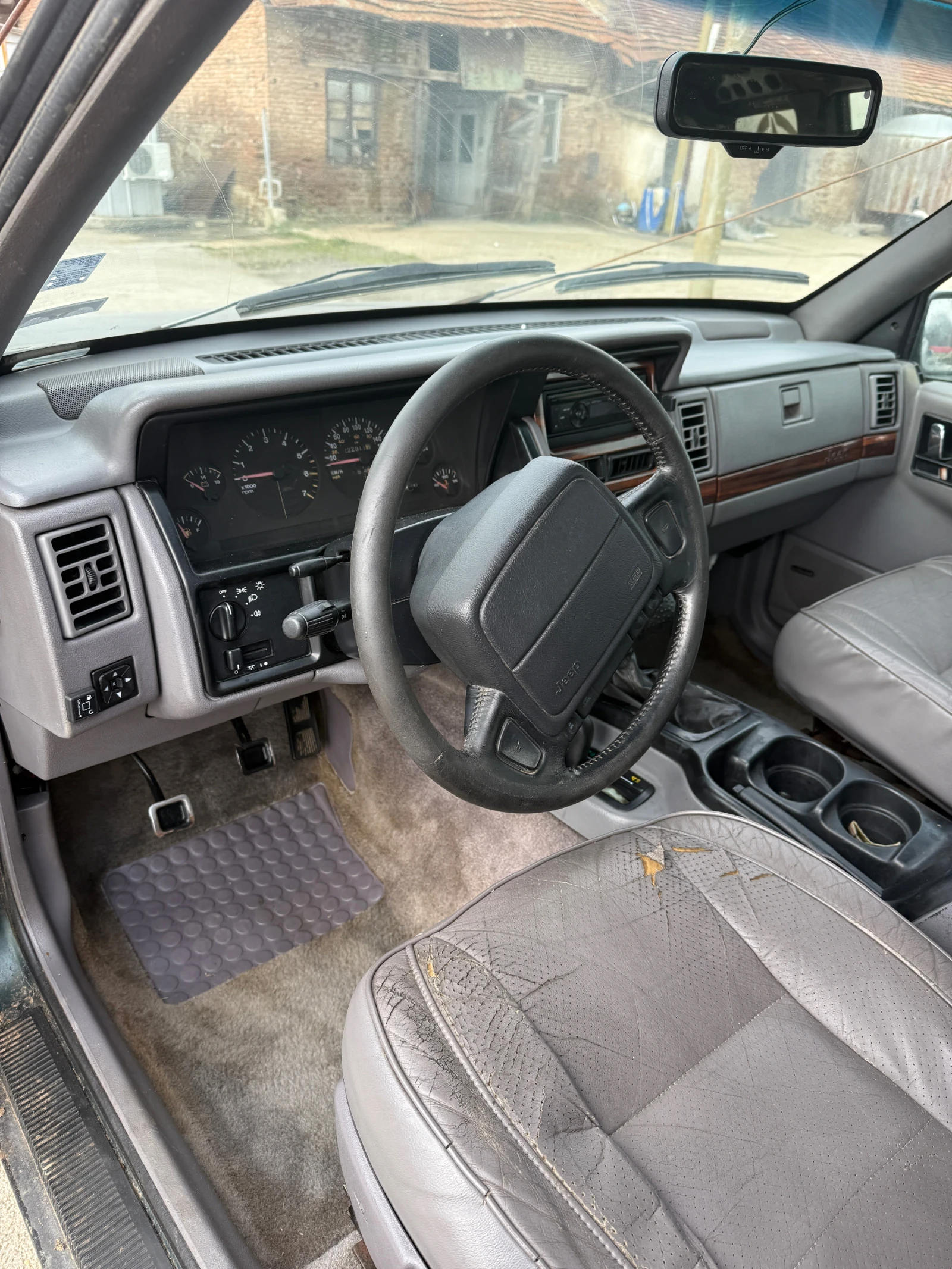 Jeep Grand cherokee 5.2 ръчни скорости, снимка 7 - Автомобили и джипове - 54263200