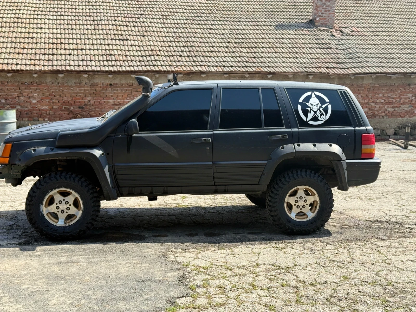 Jeep Grand cherokee 5.2 ръчни скорости, снимка 4 - Автомобили и джипове - 54263200