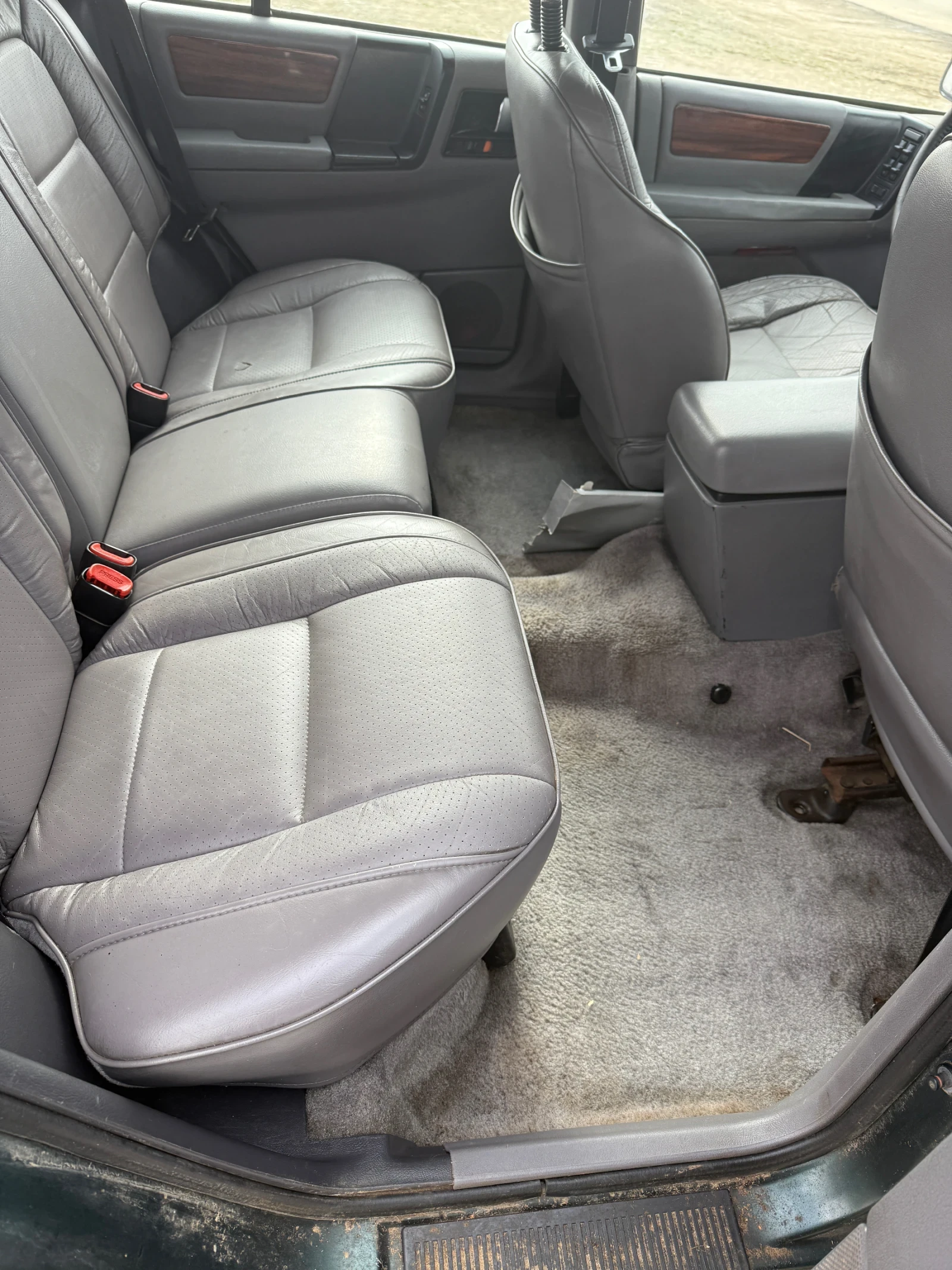 Jeep Grand cherokee 5.2 ръчни скорости, снимка 8 - Автомобили и джипове - 54263200