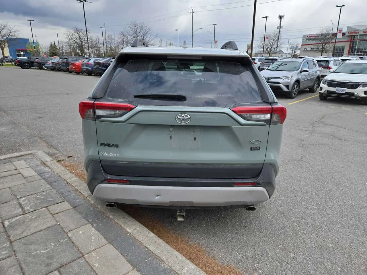 Toyota Rav4 * Trail * ОБДУХВАНЕ * КОМПЛЕКТ ГУМИ * PANO, снимка 4 - Автомобили и джипове - 54485935