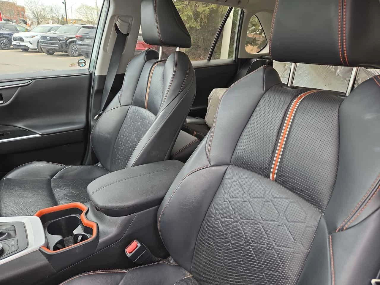 Toyota Rav4 * Trail * ОБДУХВАНЕ * КОМПЛЕКТ ГУМИ * PANO, снимка 11 - Автомобили и джипове - 54485935