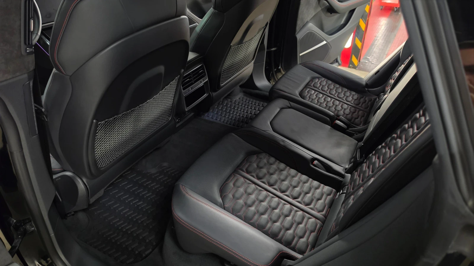 Audi RSQ8 Audi RSQ8 | AKRAPOVIC | CERAMIC | BANG&OLUFSEN, снимка 10 - Автомобили и джипове - 55011049