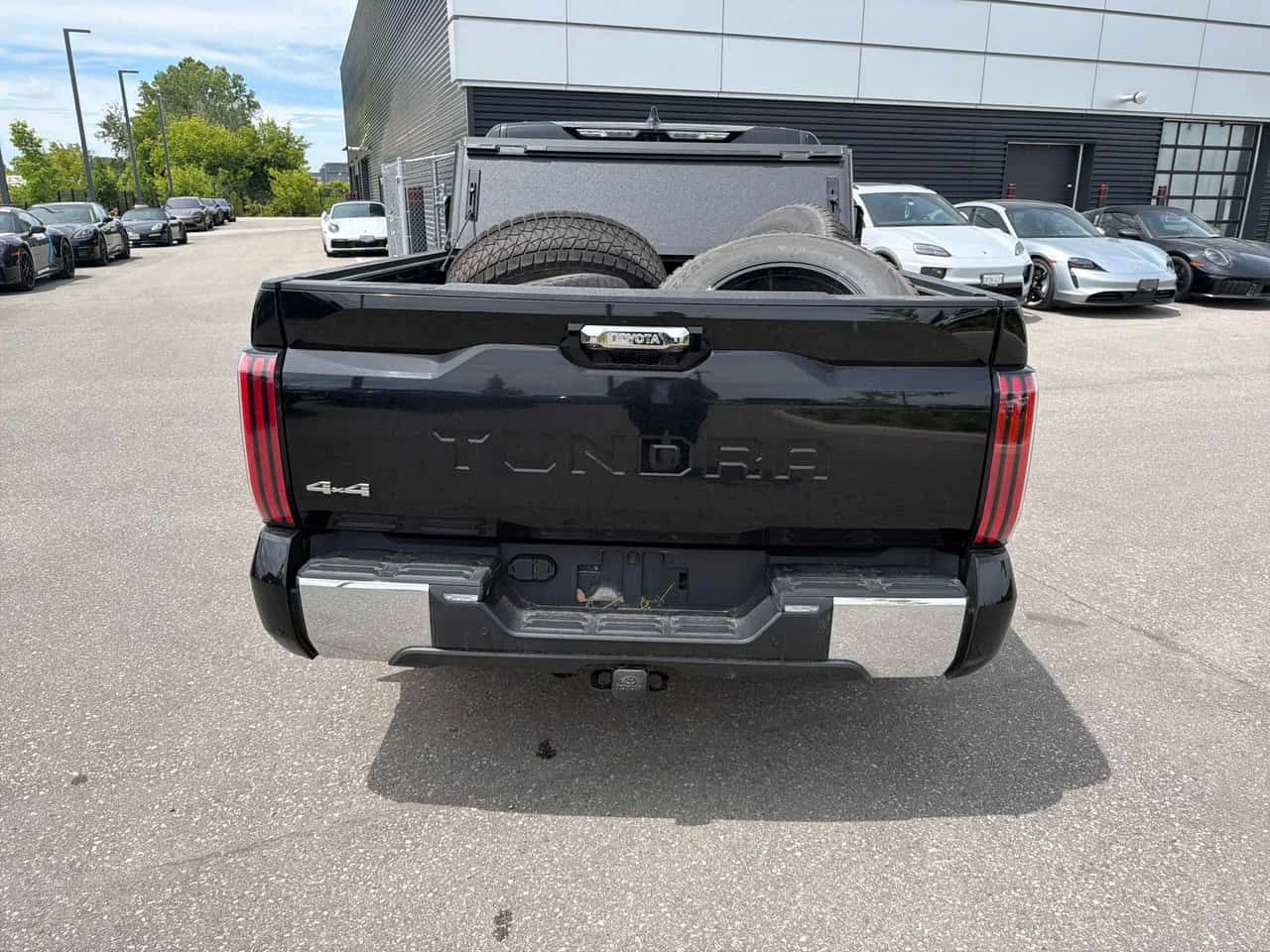 Toyota Tundra Platinum Hybrid  CARFAX, снимка 4 - Автомобили и джипове - 55046957
