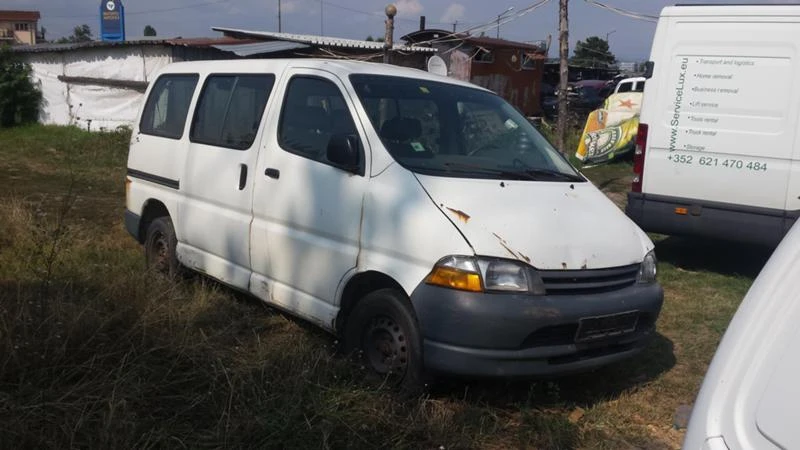 Toyota Hiace 2.4tdi/на части, снимка 2 - Бусове и автобуси - 15533753