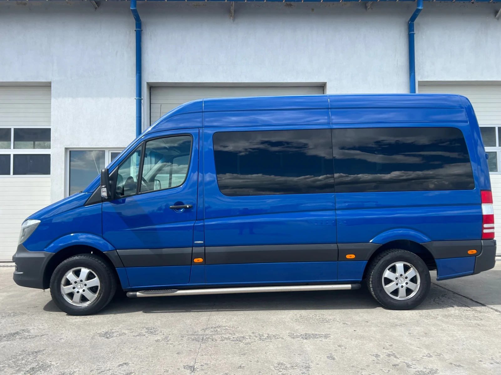 Mercedes-Benz Sprinter Пътнически 8+ 1 места / Климатроник / 2 броя - изображение 4
