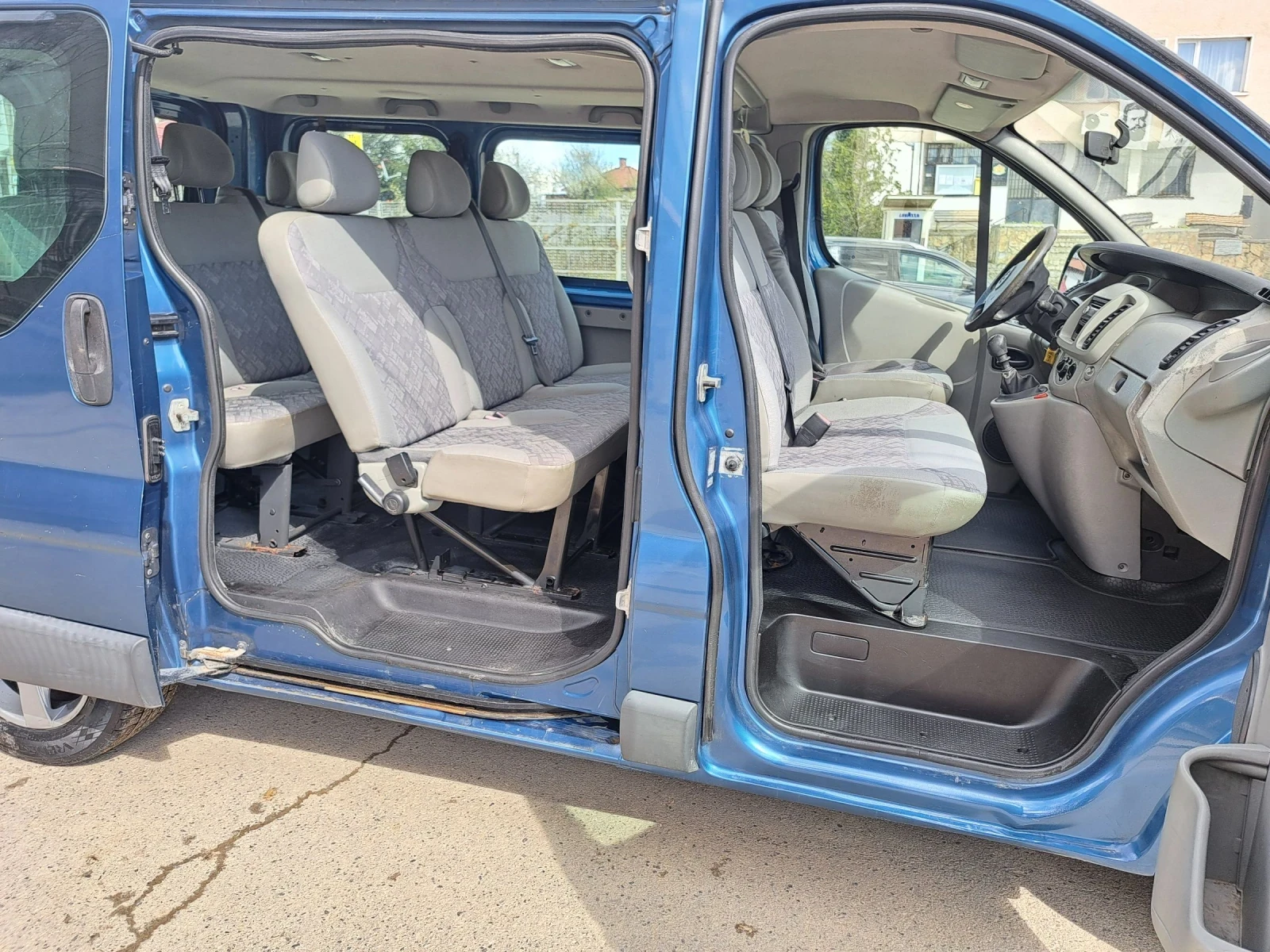 Opel Vivaro  * 9   | Mobile.bg   12