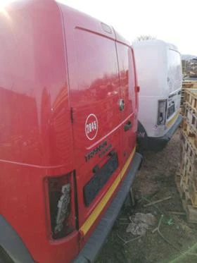 Ford Connect 1.8tdci /1.8TD На Части 6 броя, снимка 2