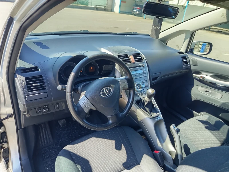 Toyota Auris 1.6, снимка 3 - Автомобили и джипове - 52430281