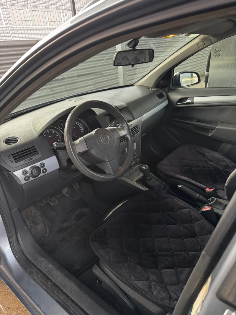 Opel Astra 1.7 CDTI, снимка 14 - Автомобили и джипове - 52967116