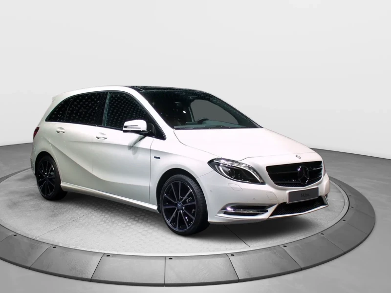 Mercedes-Benz B 200 AUTO, снимка 1 - Автомобили и джипове - 53015895