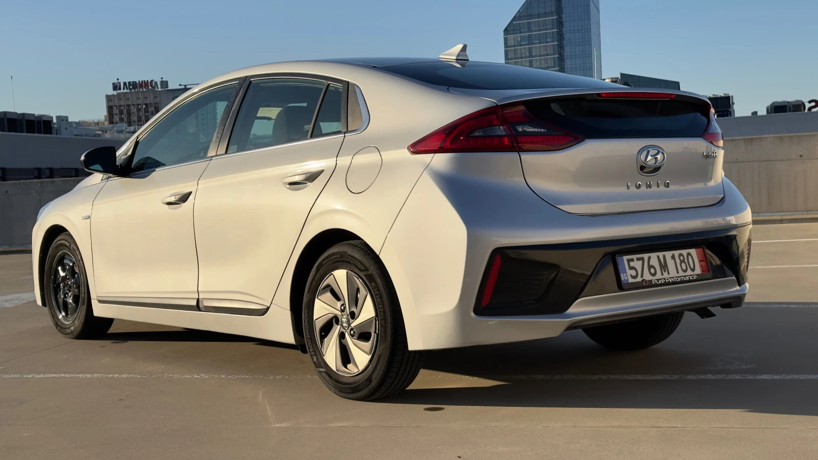 Hyundai Ioniq Hybrid - изображение 5