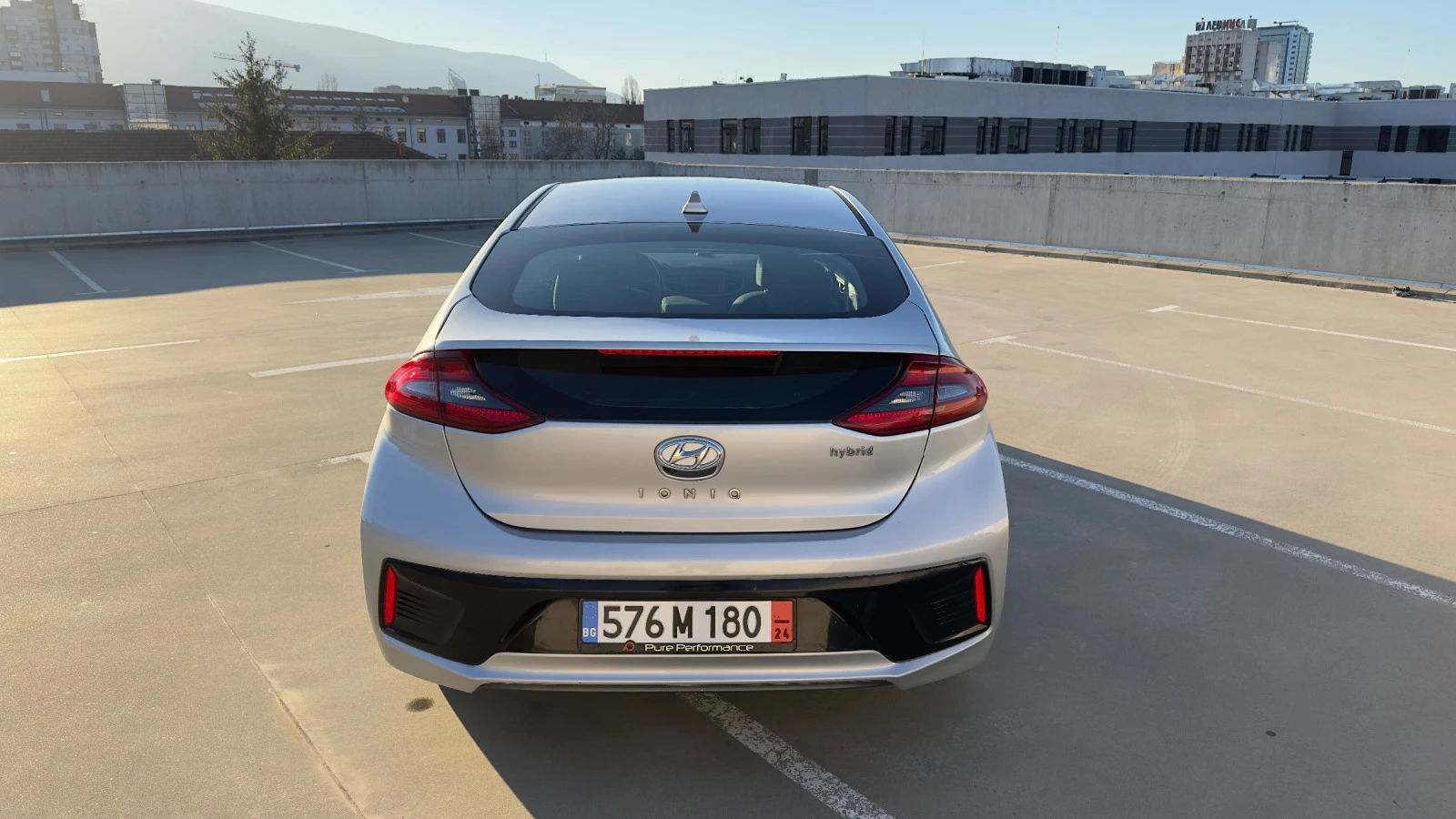 Hyundai Ioniq Hybrid - изображение 7