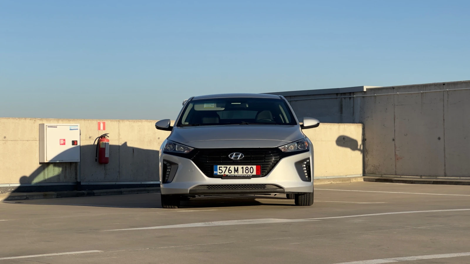 Hyundai Ioniq Hybrid - изображение 3