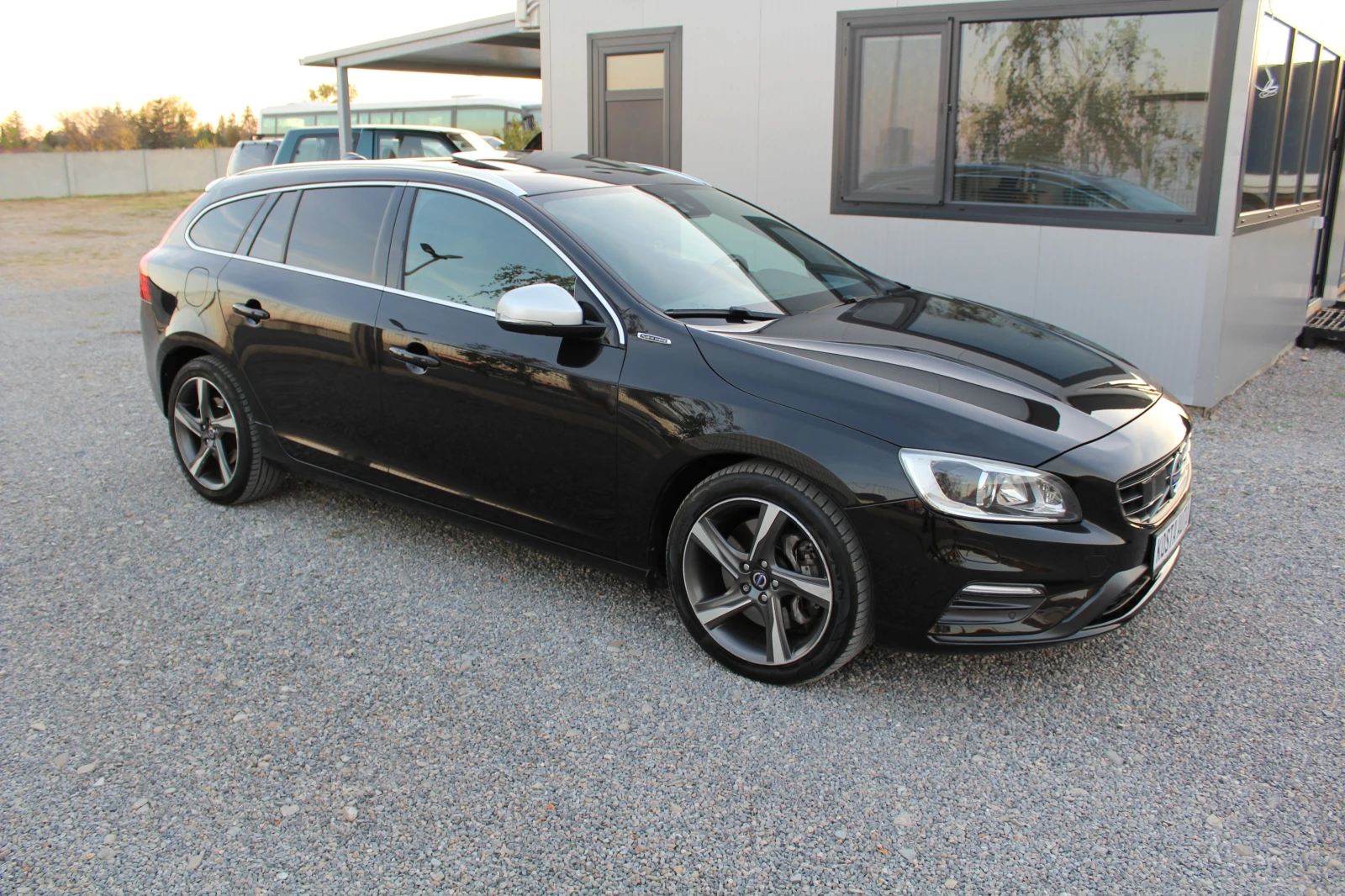 Volvo V60 R-DESING/PLUG-IN HYBRID/FUL - изображение 4