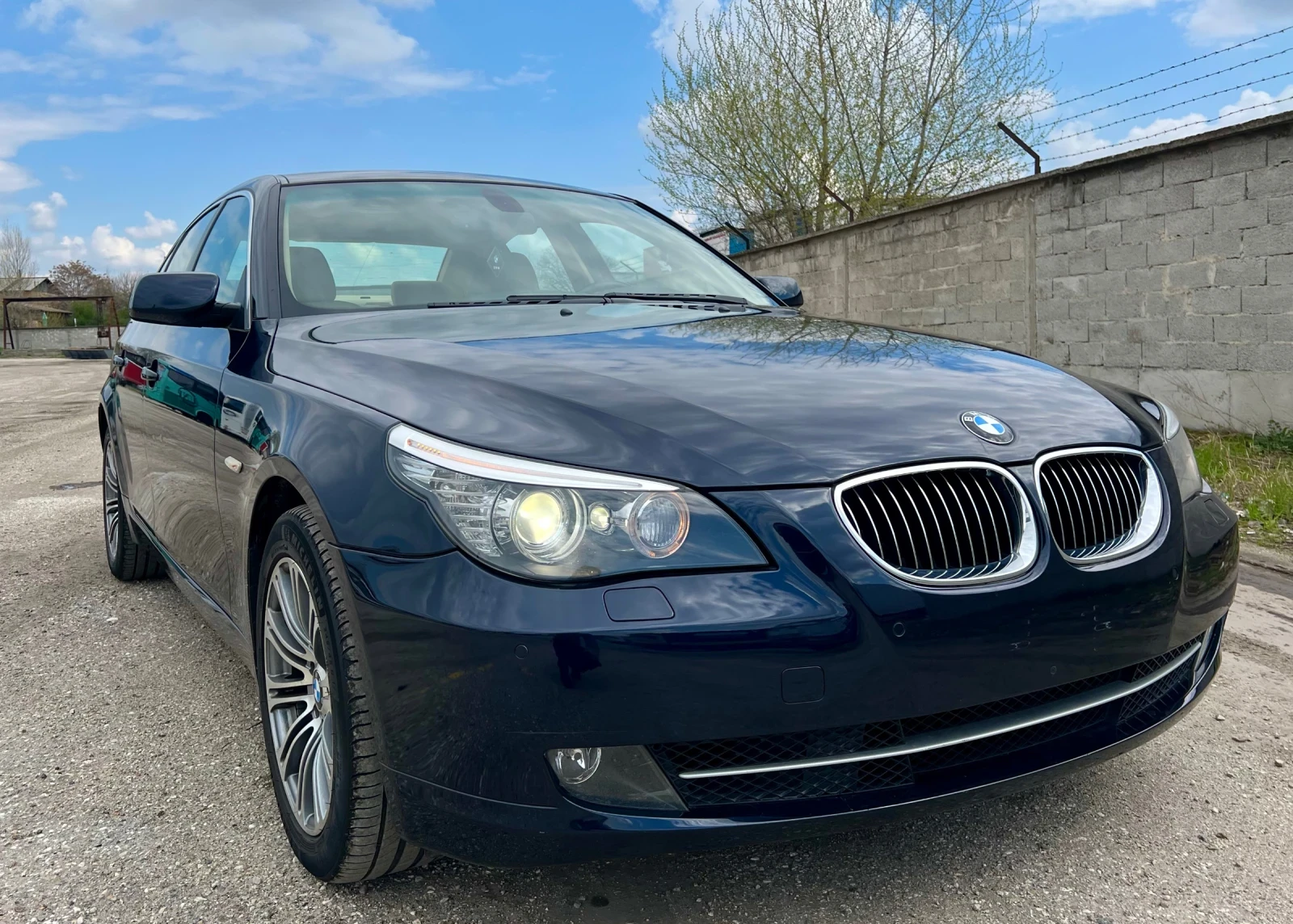 BMW 530 xd 6 степенна ръчни ск фейс 235 нави кожа ксенон  - изображение 2