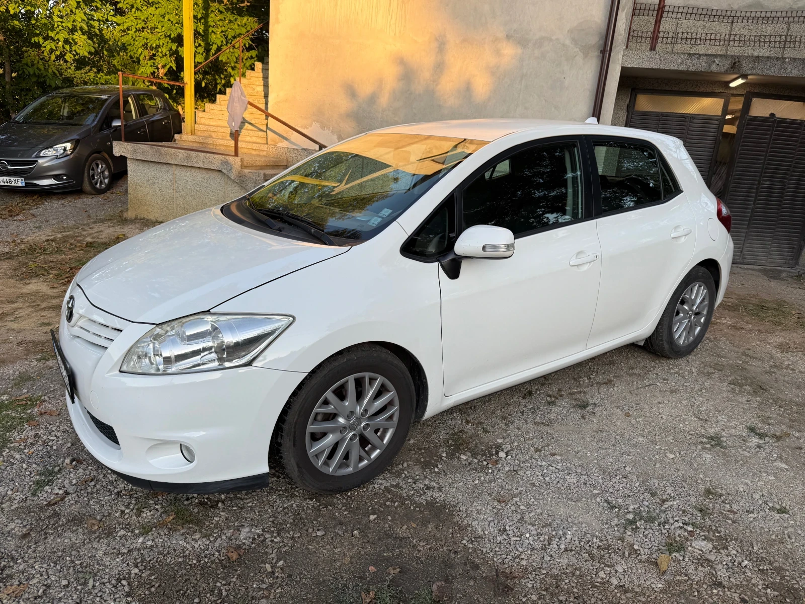 Toyota Auris  - изображение 2