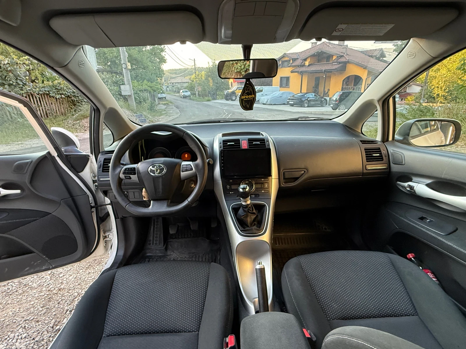Toyota Auris  - изображение 10