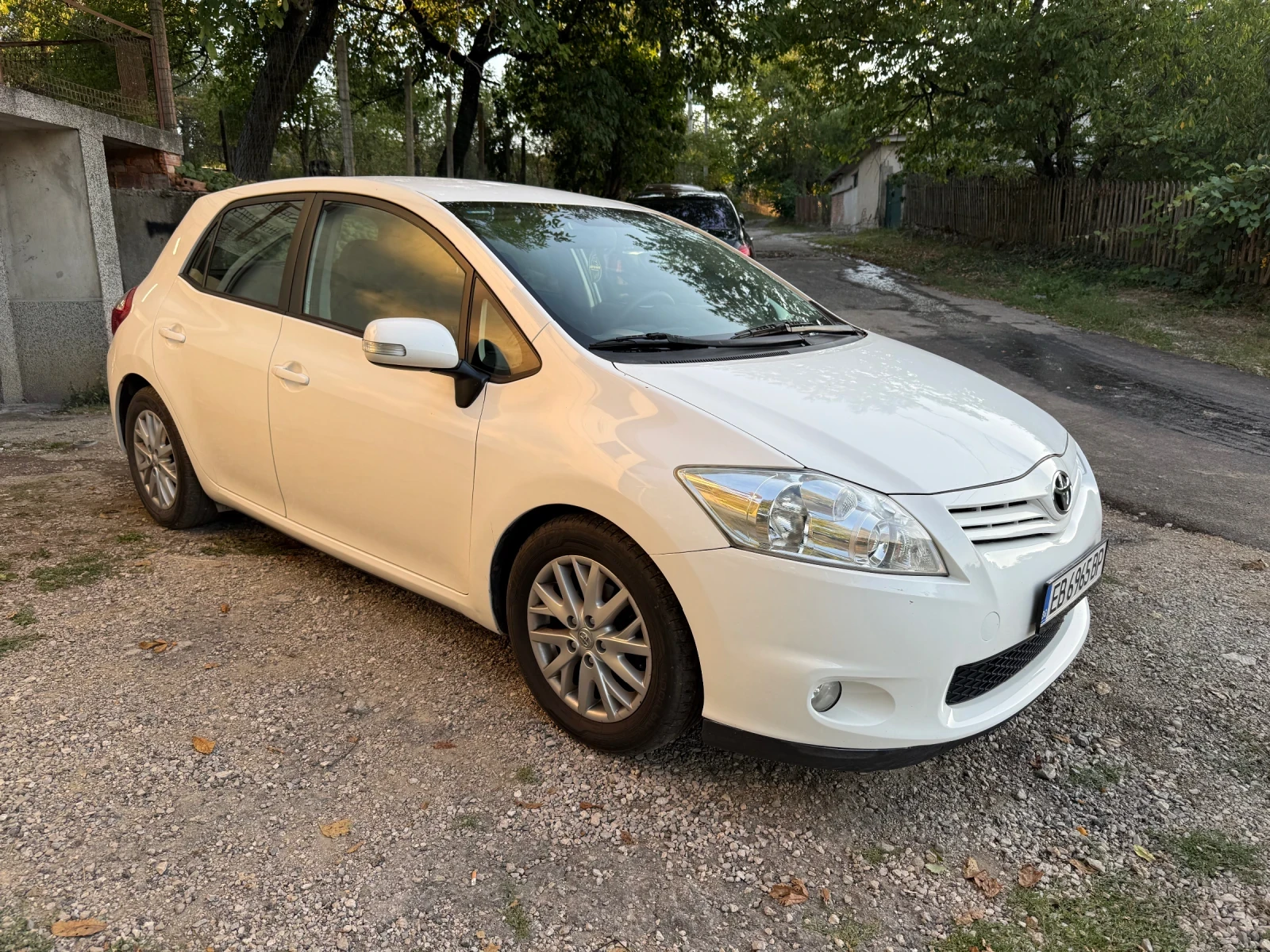 Toyota Auris  - изображение 3