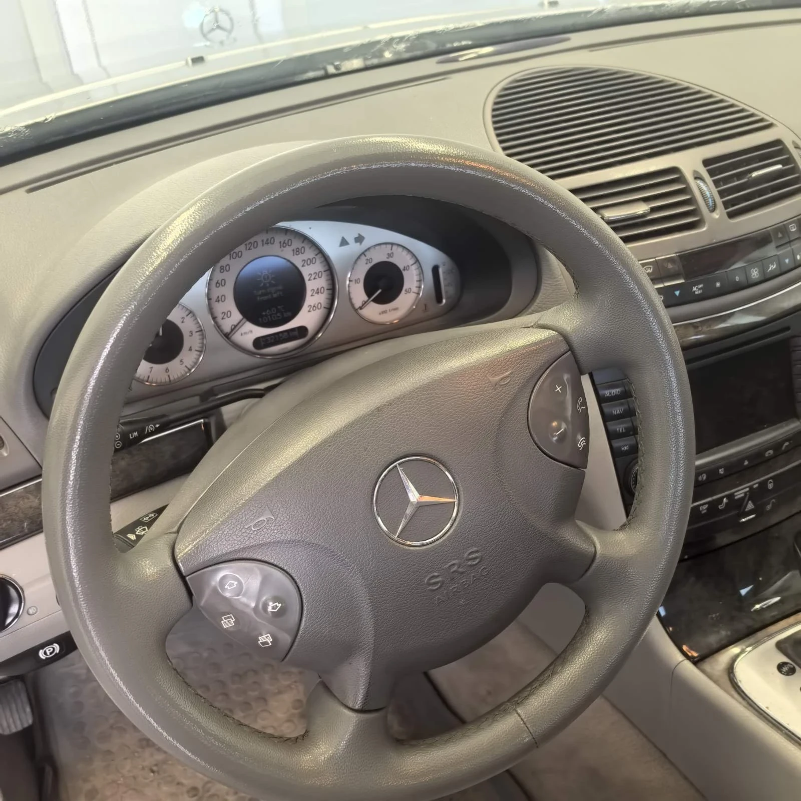 Mercedes-Benz E 320 TOP/AVANGARD/, снимка 7 - Автомобили и джипове - 53990028