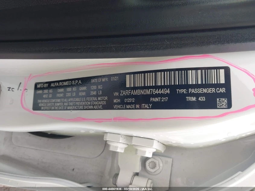 Alfa Romeo Giulia 2.0l Ti Rwd, снимка 9 - Автомобили и джипове - 54047387