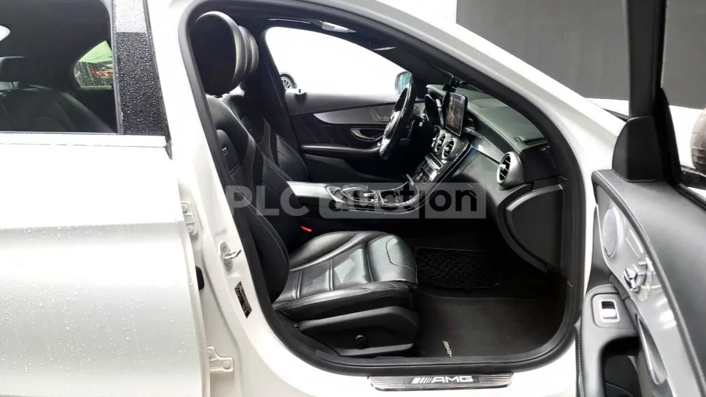 Mercedes-Benz C 63 AMG, снимка 10 - Автомобили и джипове - 54115429