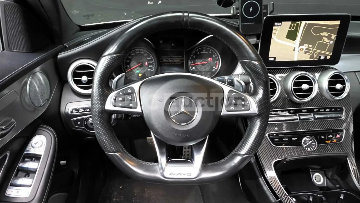 Mercedes-Benz C 63 AMG, снимка 7 - Автомобили и джипове - 54115429