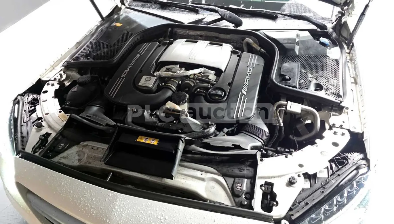 Mercedes-Benz C 63 AMG, снимка 12 - Автомобили и джипове - 54115429