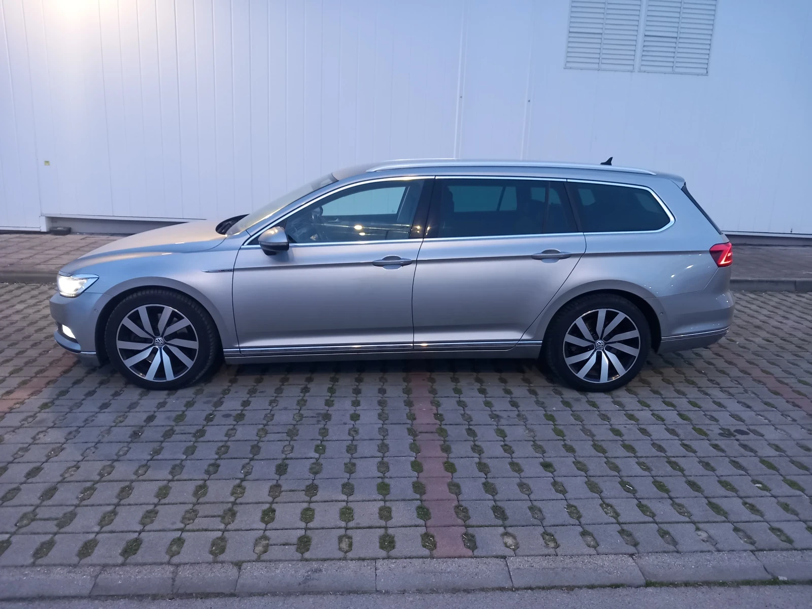 VW Passat 2000BI TDI 4X4 7DSG, снимка 2 - Автомобили и джипове - 54383528