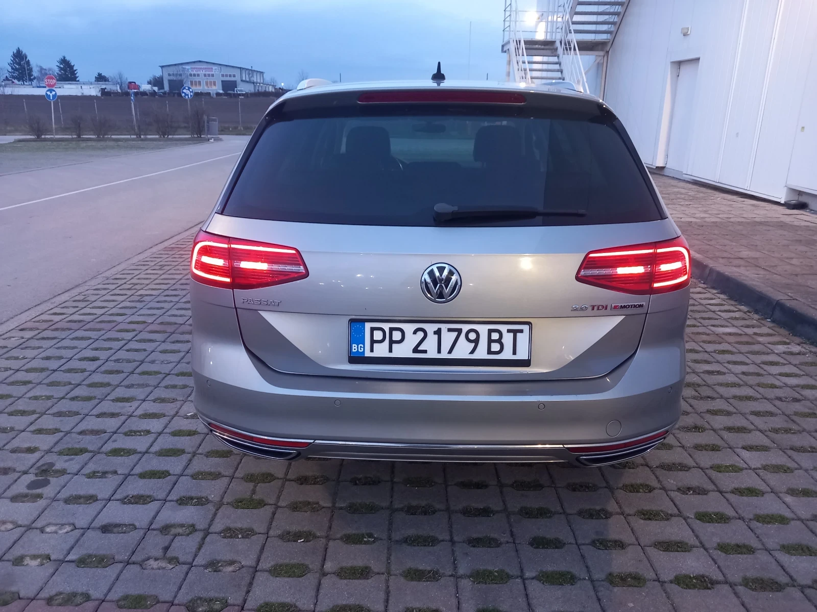 VW Passat 2000BI TDI 4X4 7DSG, снимка 4 - Автомобили и джипове - 54383528