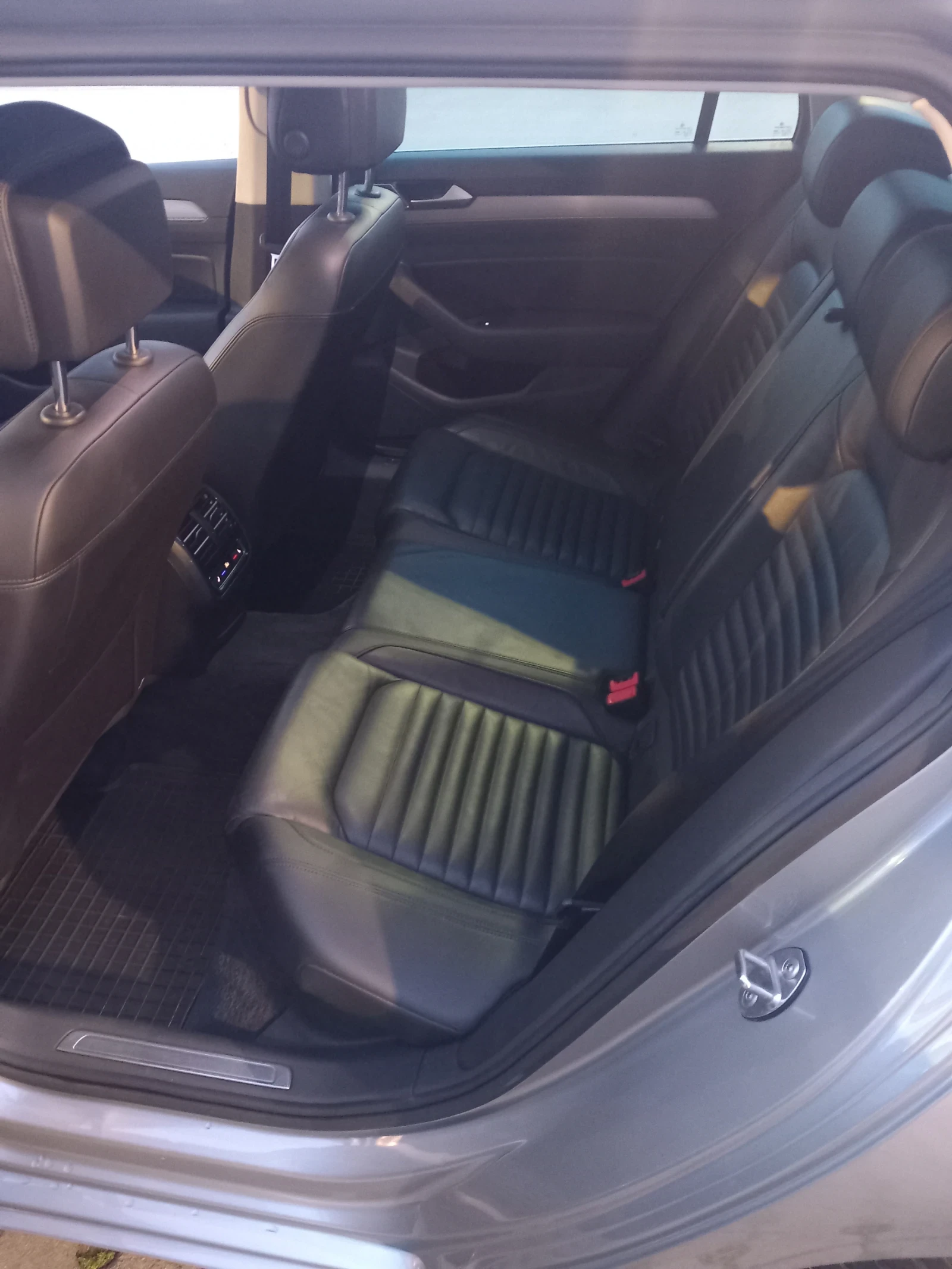 VW Passat 2000BI TDI 4X4 7DSG, снимка 9 - Автомобили и джипове - 54383528