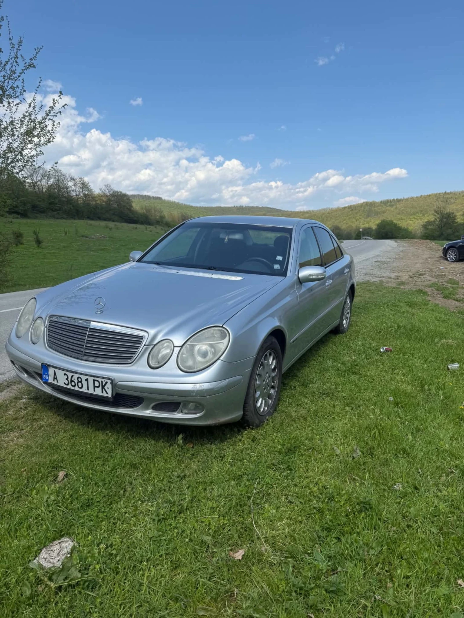 Mercedes-Benz E 220, снимка 2 - Автомобили и джипове - 54517923