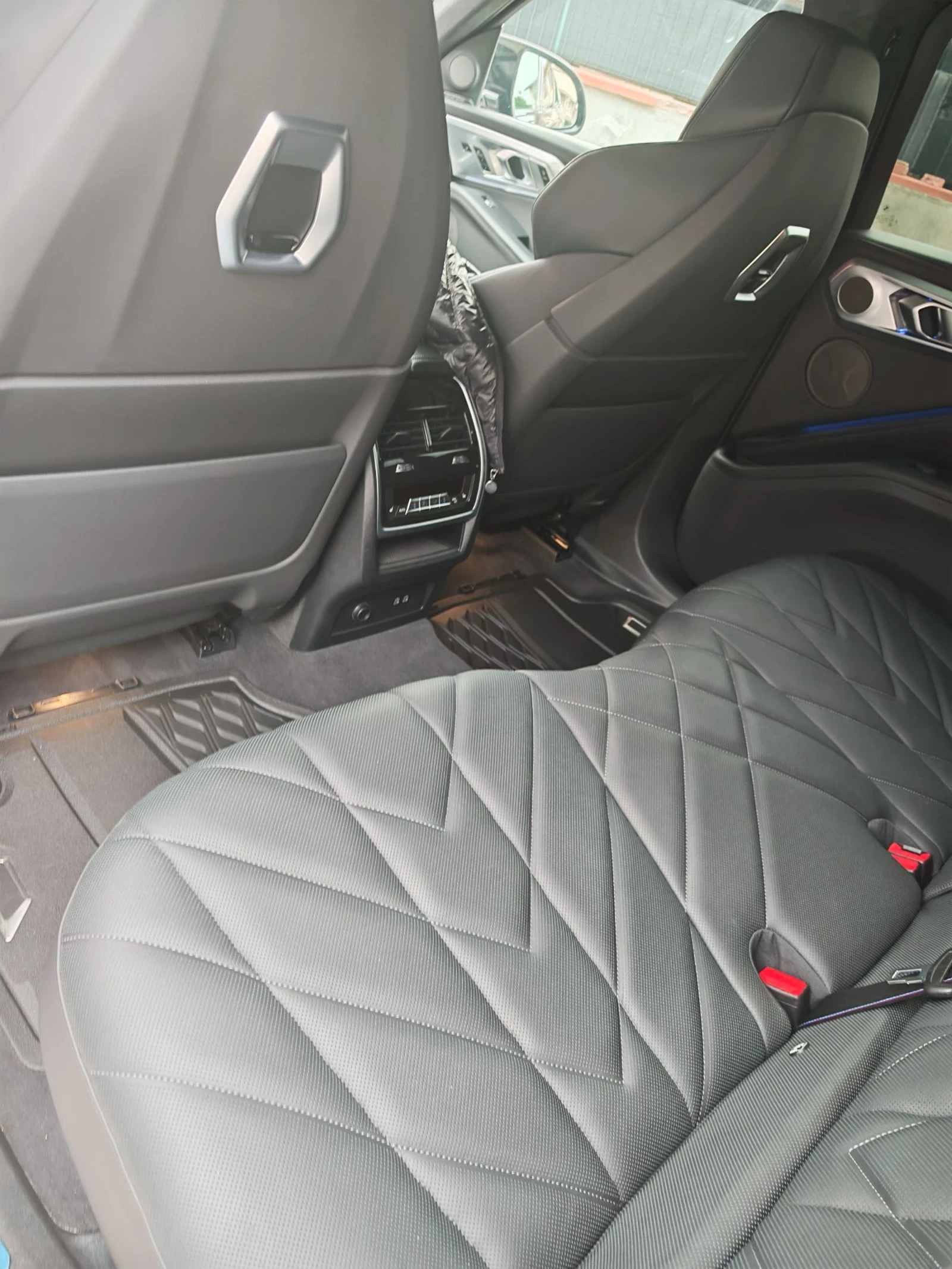 BMW XM Колата е в пълна гаранция до 01.2029г., снимка 10 - Автомобили и джипове - 54835067