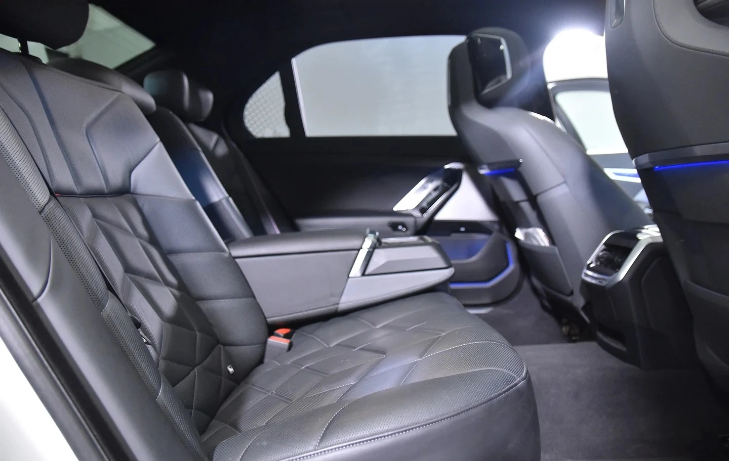 BMW 740 d xDrive M Sport , снимка 8 - Автомобили и джипове - 54928646