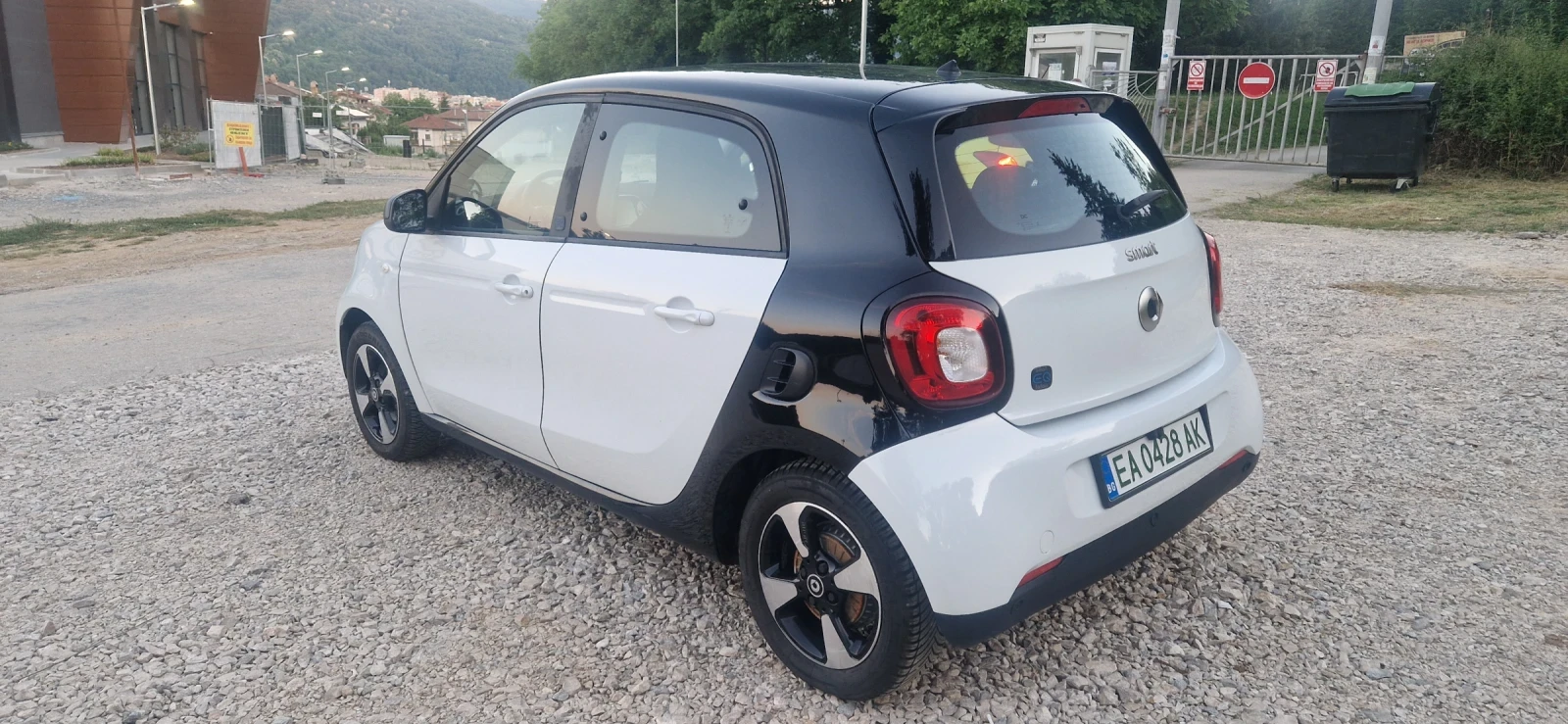Smart Forfour EQ 17.7kw, снимка 6 - Автомобили и джипове - 54974593