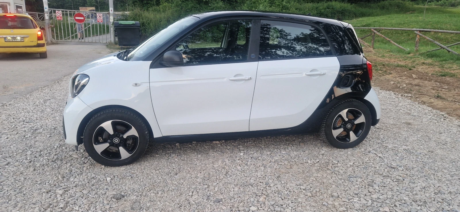 Smart Forfour EQ 17.7kw, снимка 5 - Автомобили и джипове - 54974593