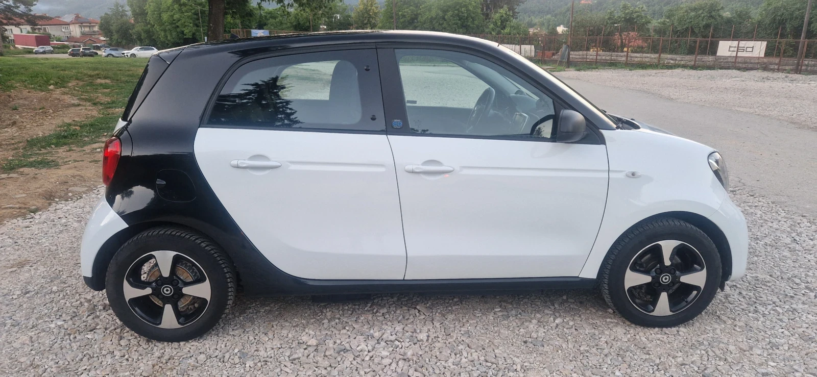 Smart Forfour EQ 17.7kw, снимка 2 - Автомобили и джипове - 54974593