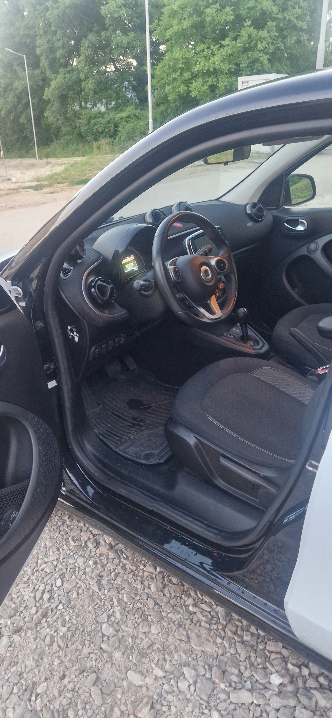 Smart Forfour EQ 17.7kw, снимка 9 - Автомобили и джипове - 54974593