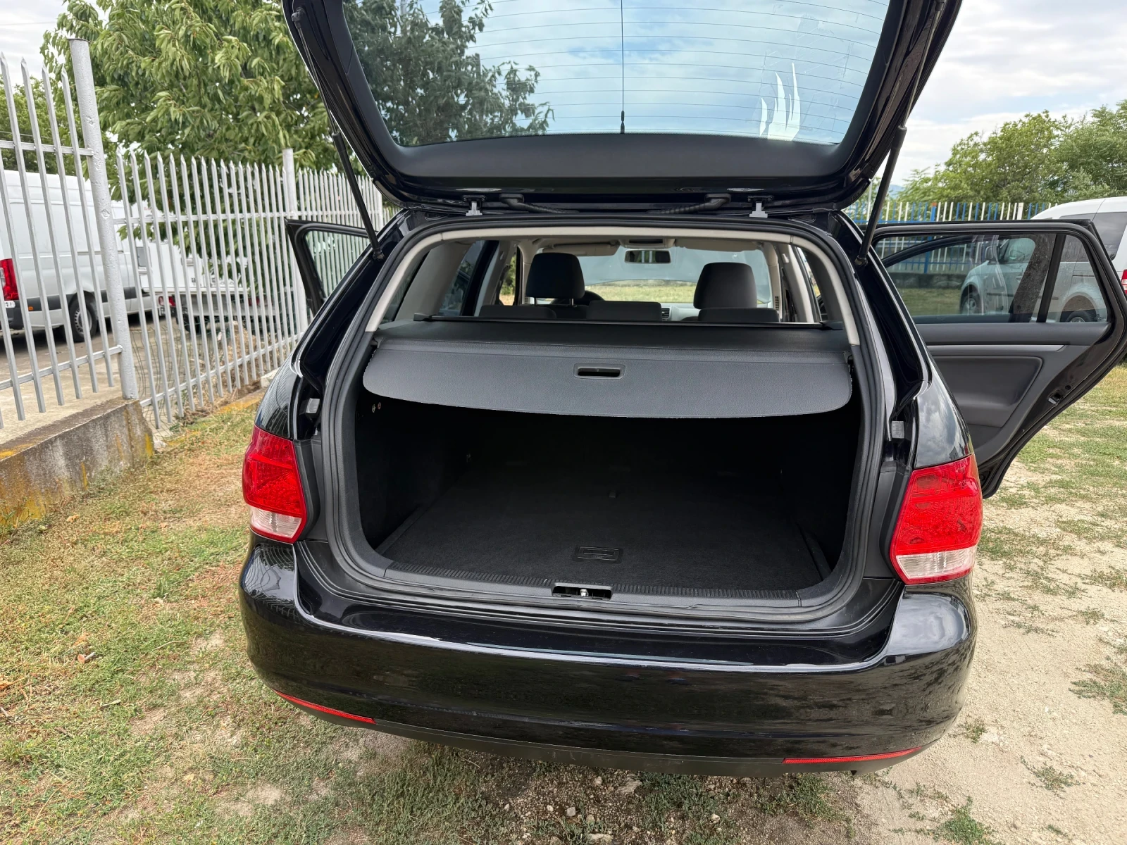 VW Golf 1.9TDI 105к.с., снимка 14 - Автомобили и джипове - 55432137