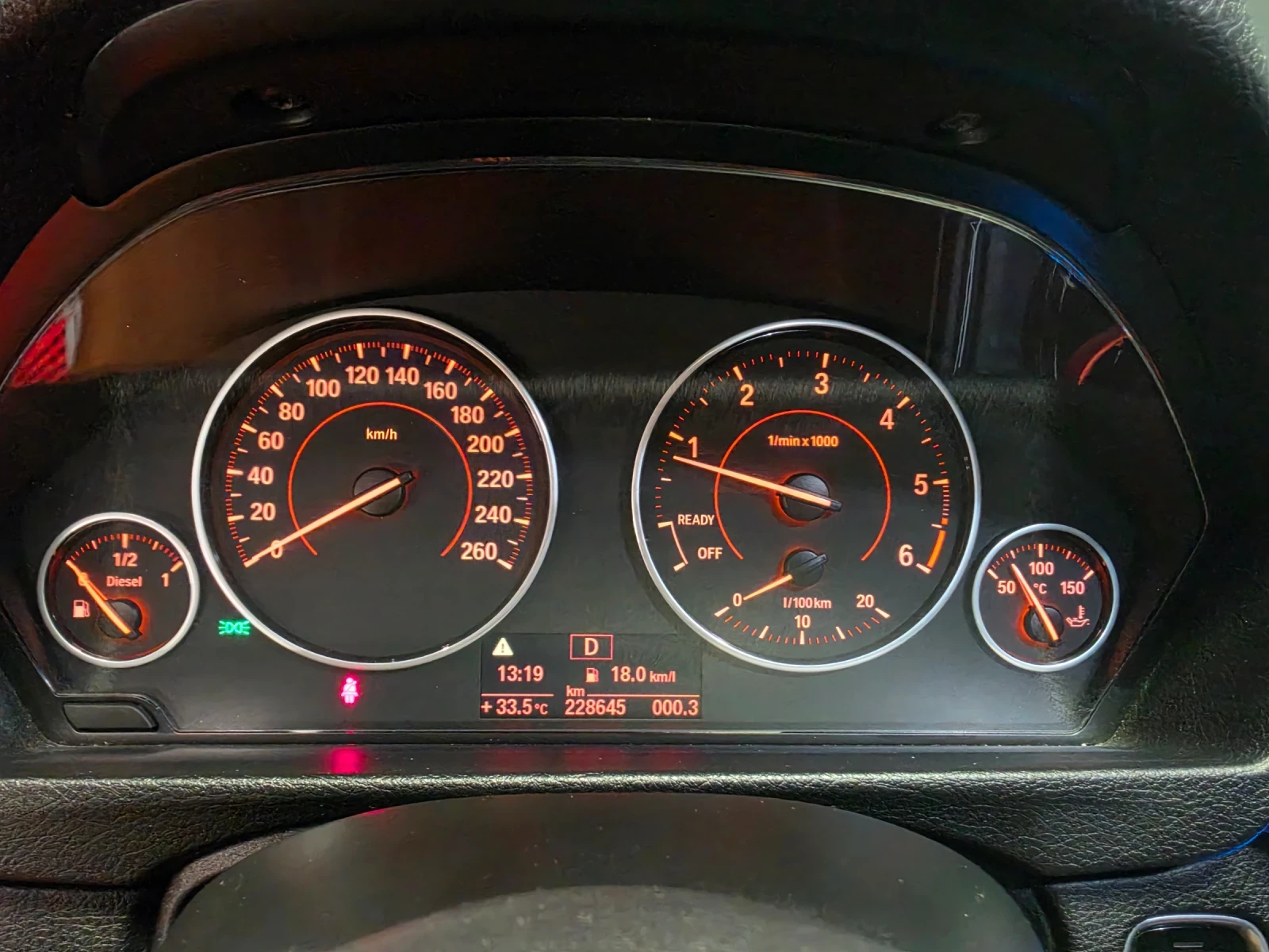 BMW 316 2.0* 116к.с* АВТОМАТ* FULL-M-SPORT* CARPLAY* , снимка 13 - Автомобили и джипове - 55562198