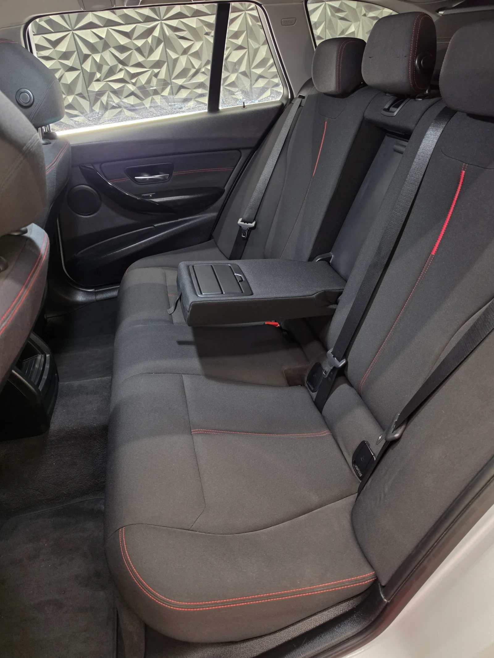 BMW 316 2.0* 116к.с* АВТОМАТ* FULL-M-SPORT* CARPLAY* , снимка 5 - Автомобили и джипове - 55562198