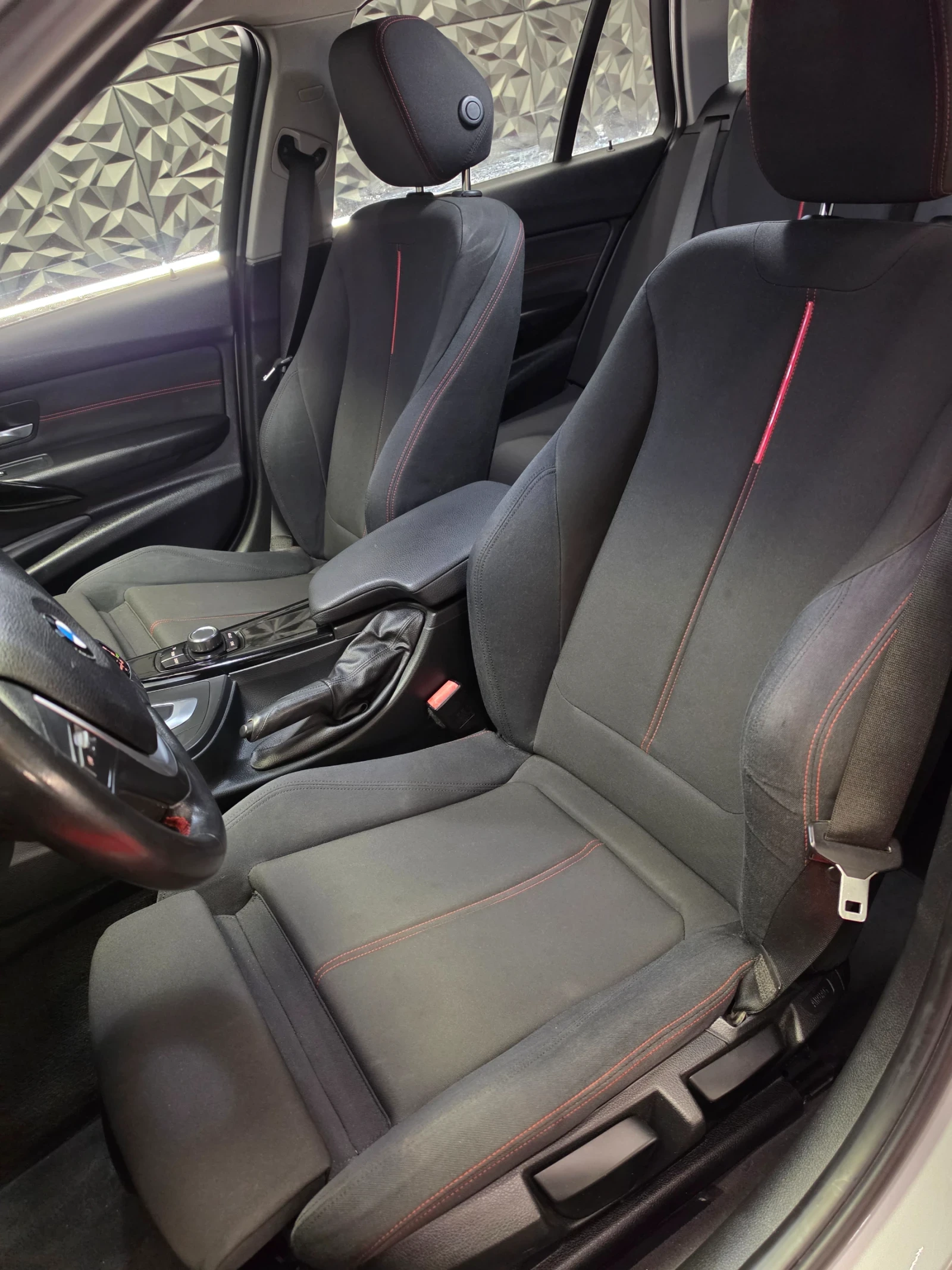 BMW 316 2.0* 116к.с* АВТОМАТ* FULL-M-SPORT* CARPLAY* , снимка 7 - Автомобили и джипове - 55562198
