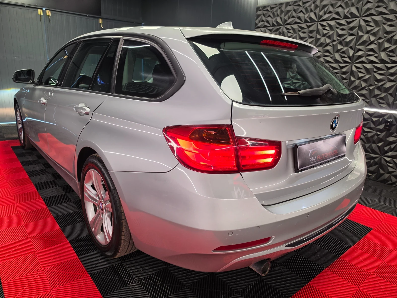 BMW 316 2.0* 116к.с* АВТОМАТ* FULL-M-SPORT* CARPLAY* , снимка 3 - Автомобили и джипове - 55562198