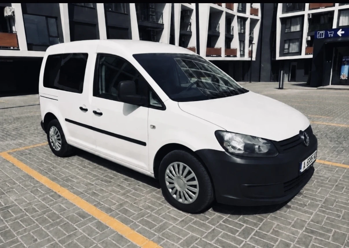 VW Caddy 1.6 102 коня 2012 година, снимка 2 - Автомобили и джипове - 55621190