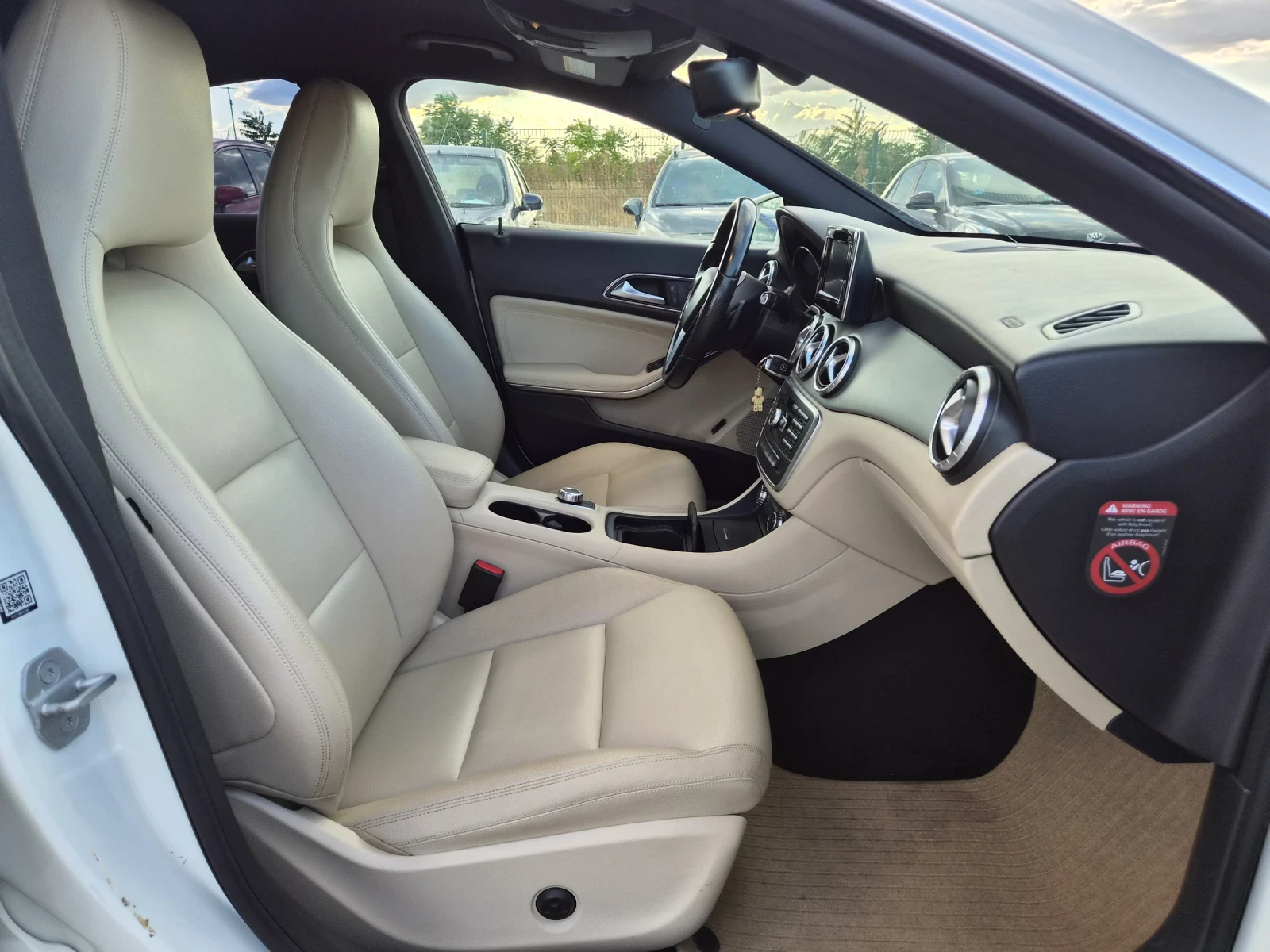 Mercedes-Benz CLA 250 4Matic ВСИЧКО ПЛАТЕНО , снимка 12 - Автомобили и джипове - 55944963